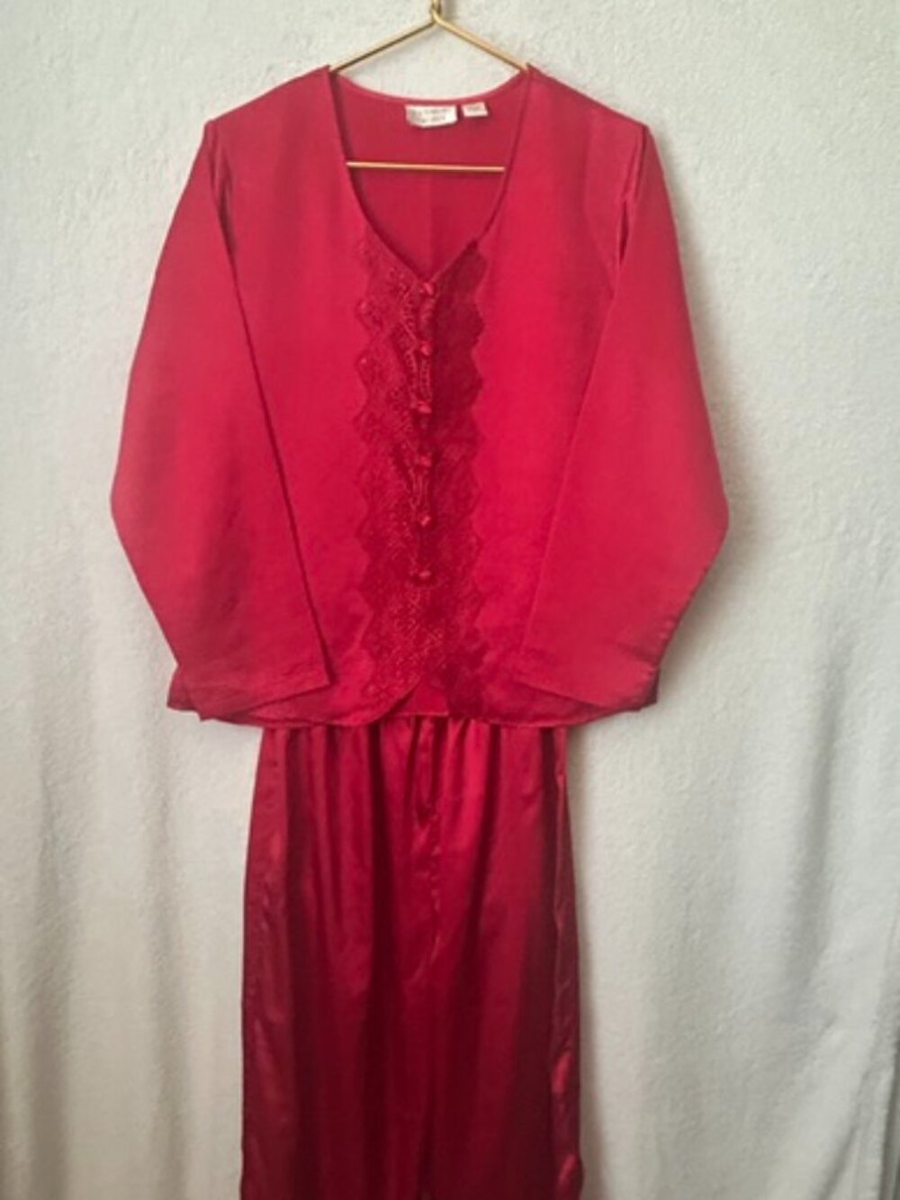 NWOT- Victoria’s Secret Gold Label Red Satin Pajama Set Size: Medium